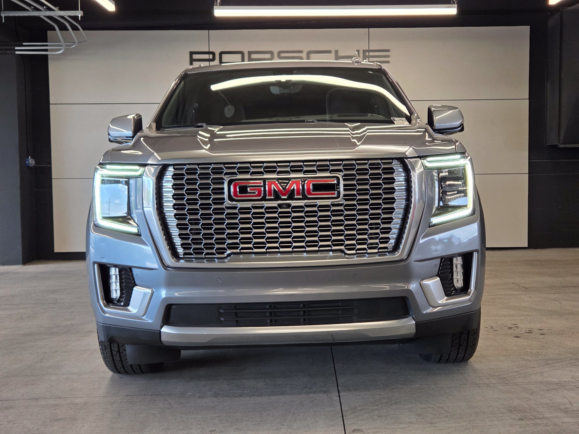 Used 2021 GMC Yukon Denali w/ Denali Premium Package AWD/4WD image 31