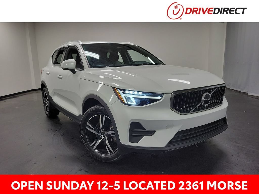 Used 2024 Volvo XC40 B5 Core
