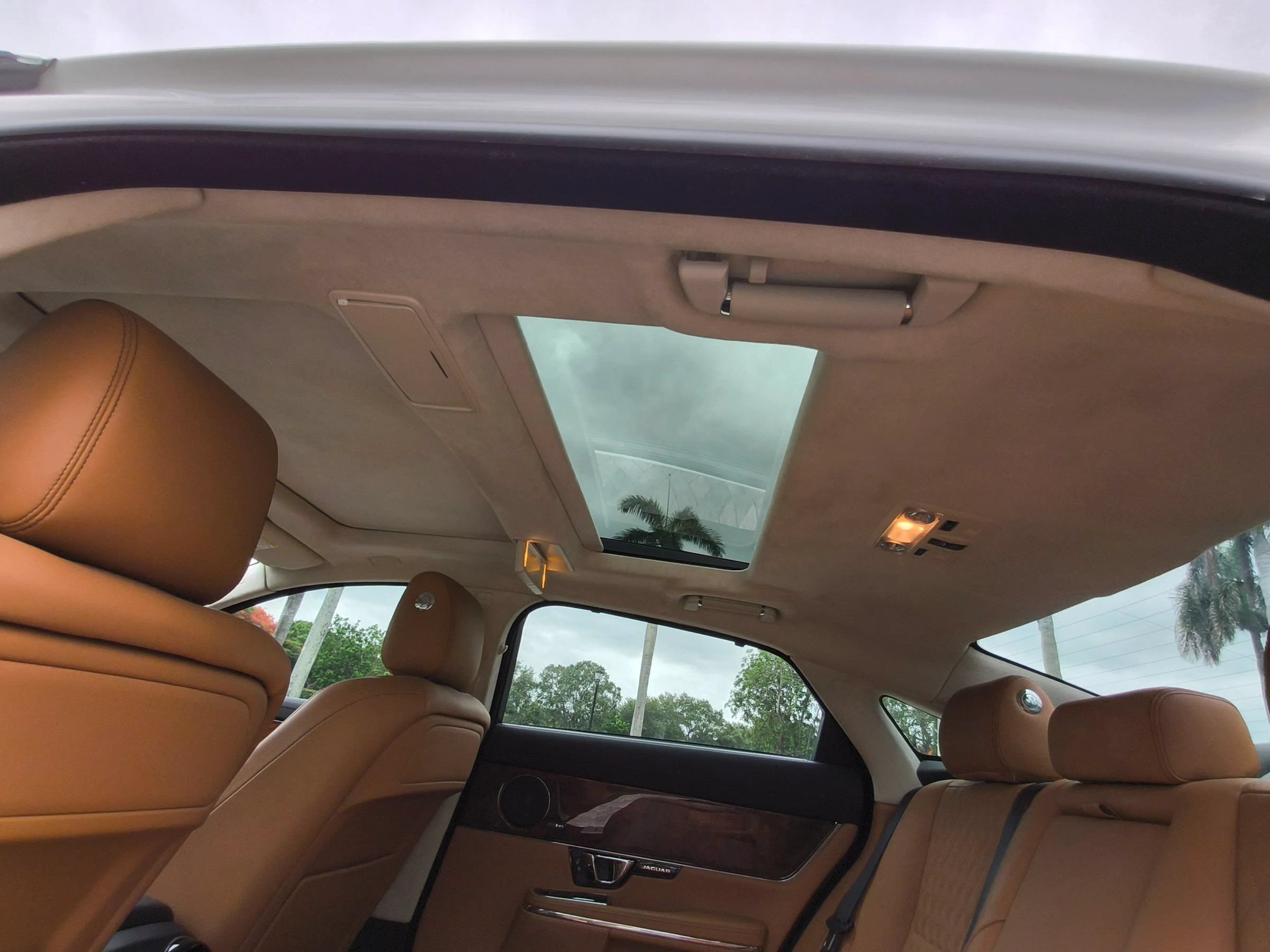 Used 2019 Jaguar XJ L Portfolio RWD image 27