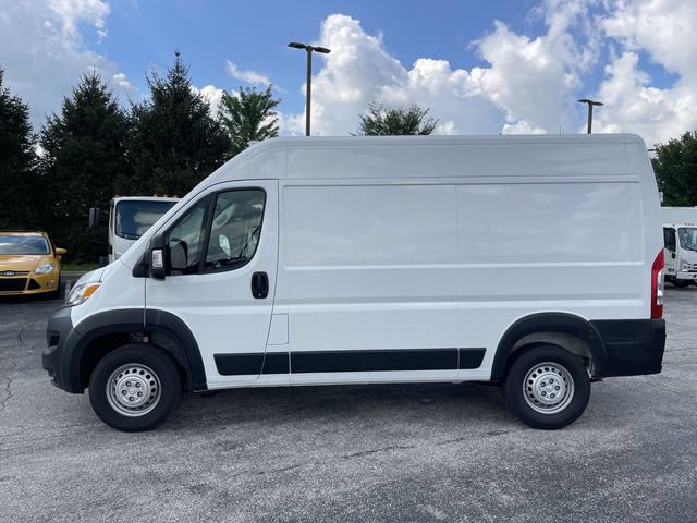 Used 2025 RAM ProMaster 2500 w/ Safety Group FWD image 2