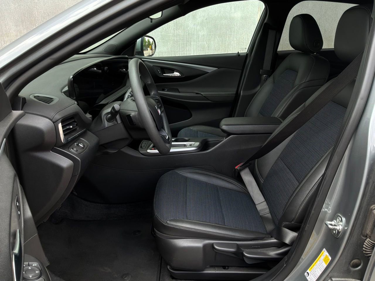 Used 2025 Buick Envista Preferred image 10