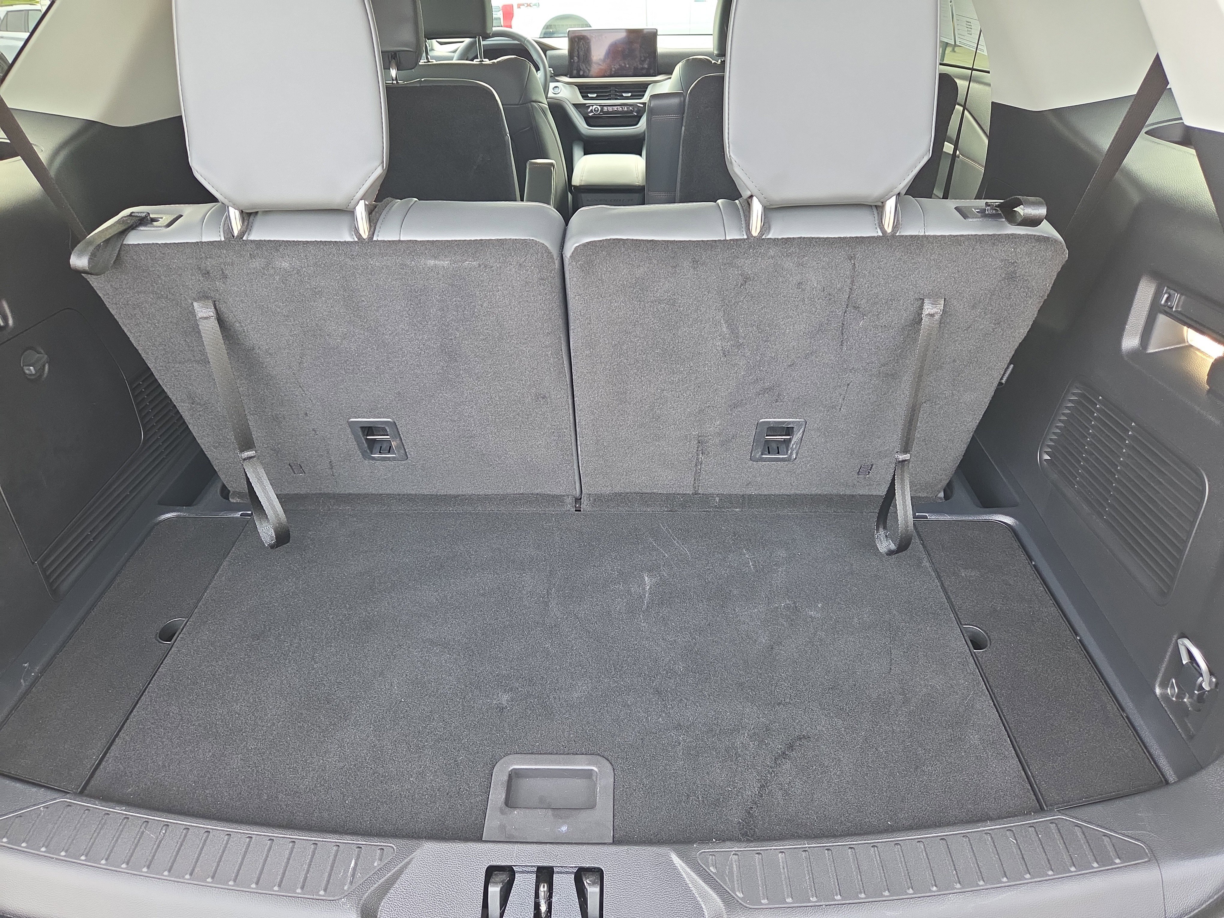 Used 2025 Ford Explorer Active w/ Active Comfort Package image 23