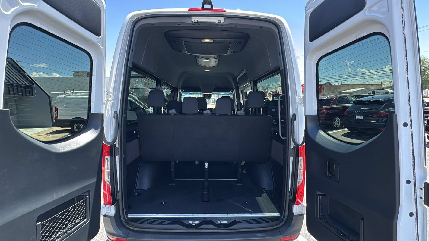 Used 2024 Mercedes-Benz Sprinter 2500 image 13
