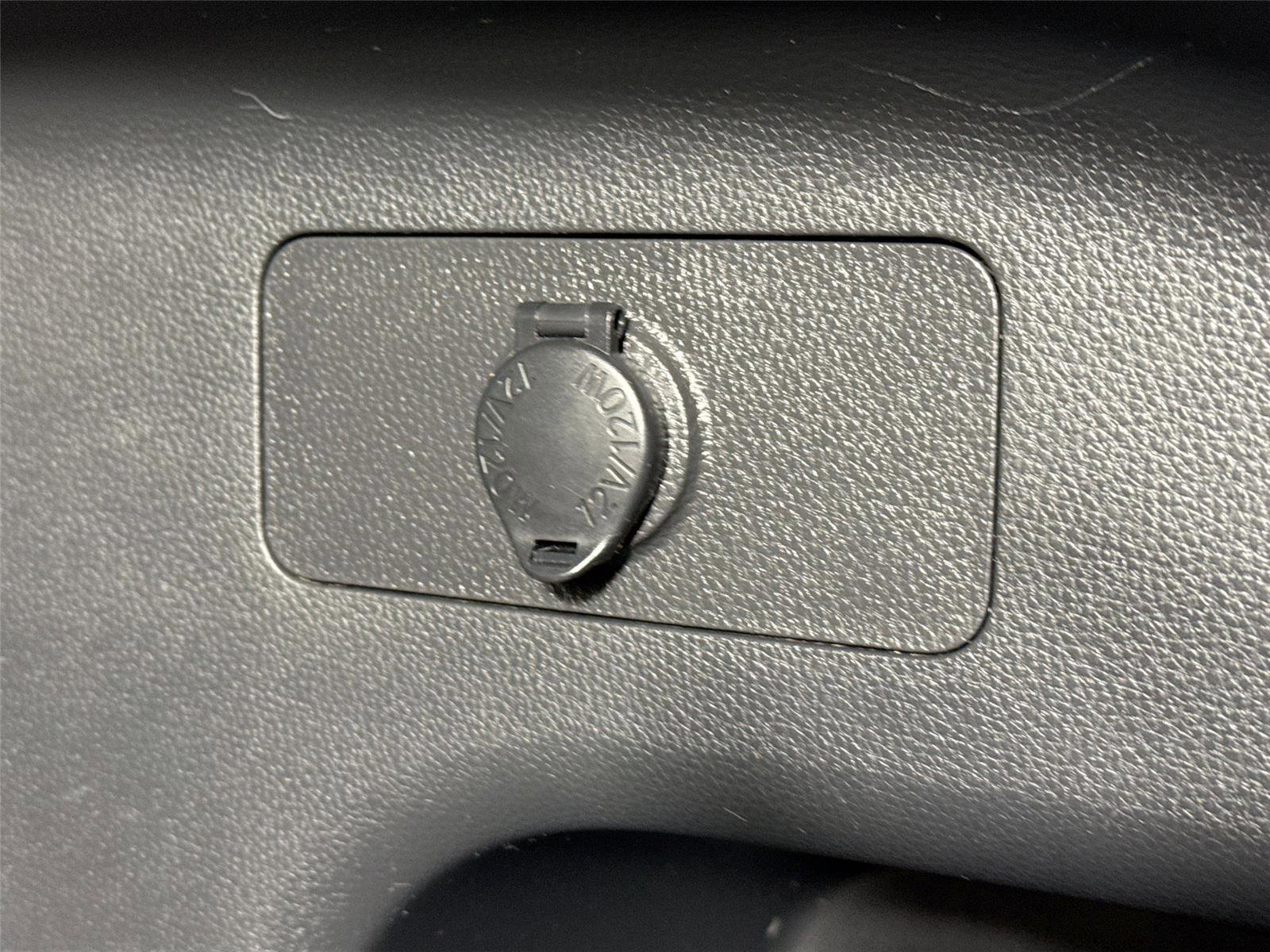 Used 2020 Toyota RAV4 XLE Premium FWD image 39