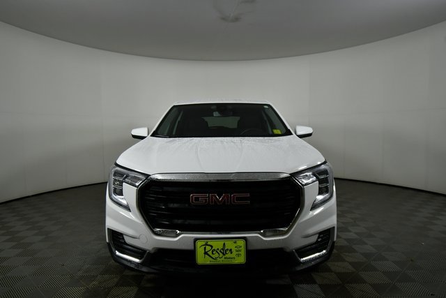 Used 2024 GMC Terrain SLE image 7