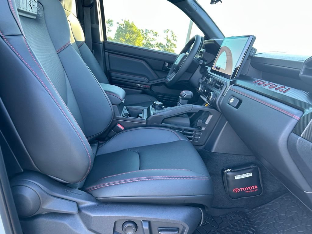 Used 2025 Toyota Tacoma TRD Pro AWD/4WD image 25