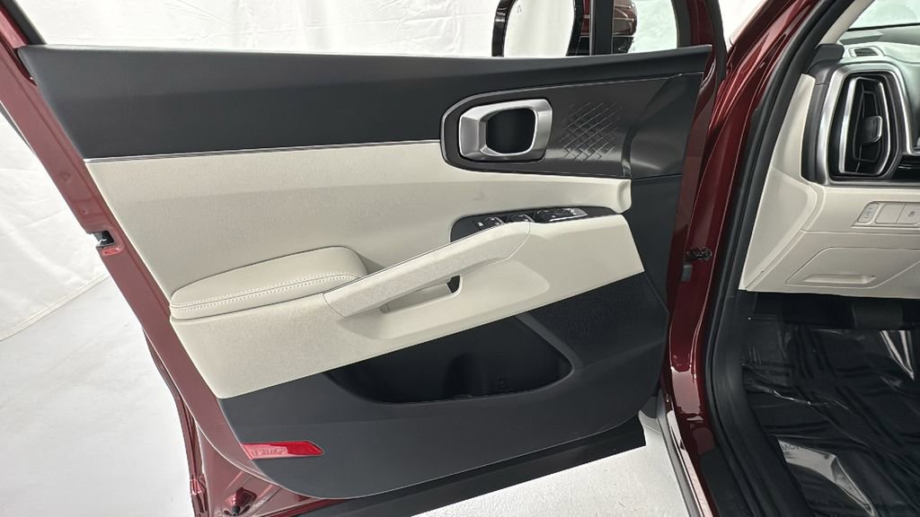 Used 2025 Kia Sorento S image 19