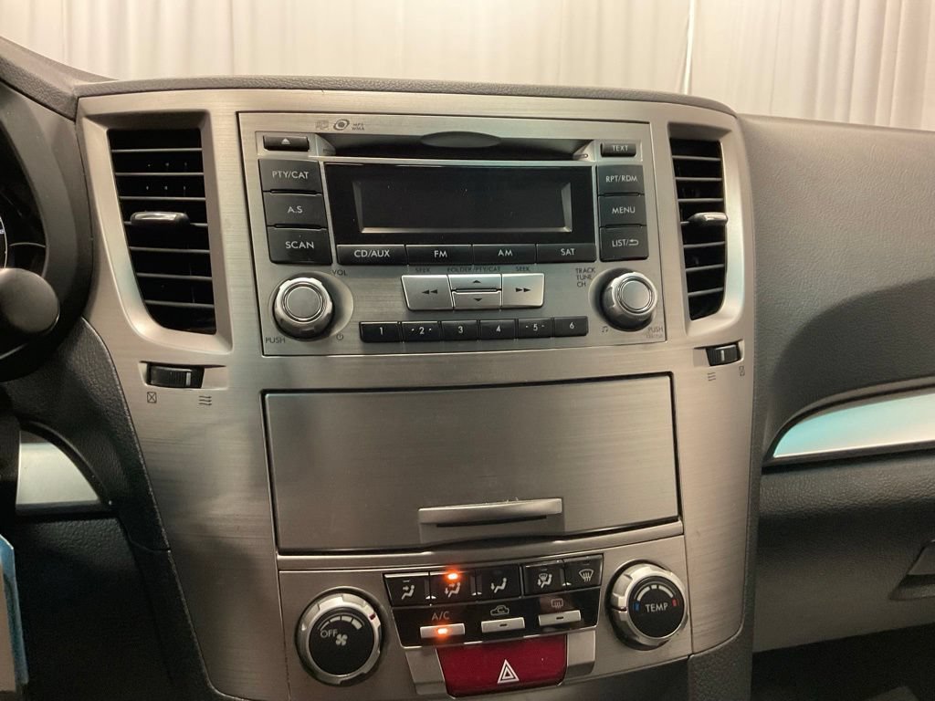 Used 2013 Subaru Outback 2.5i Premium AWD/4WD image 18
