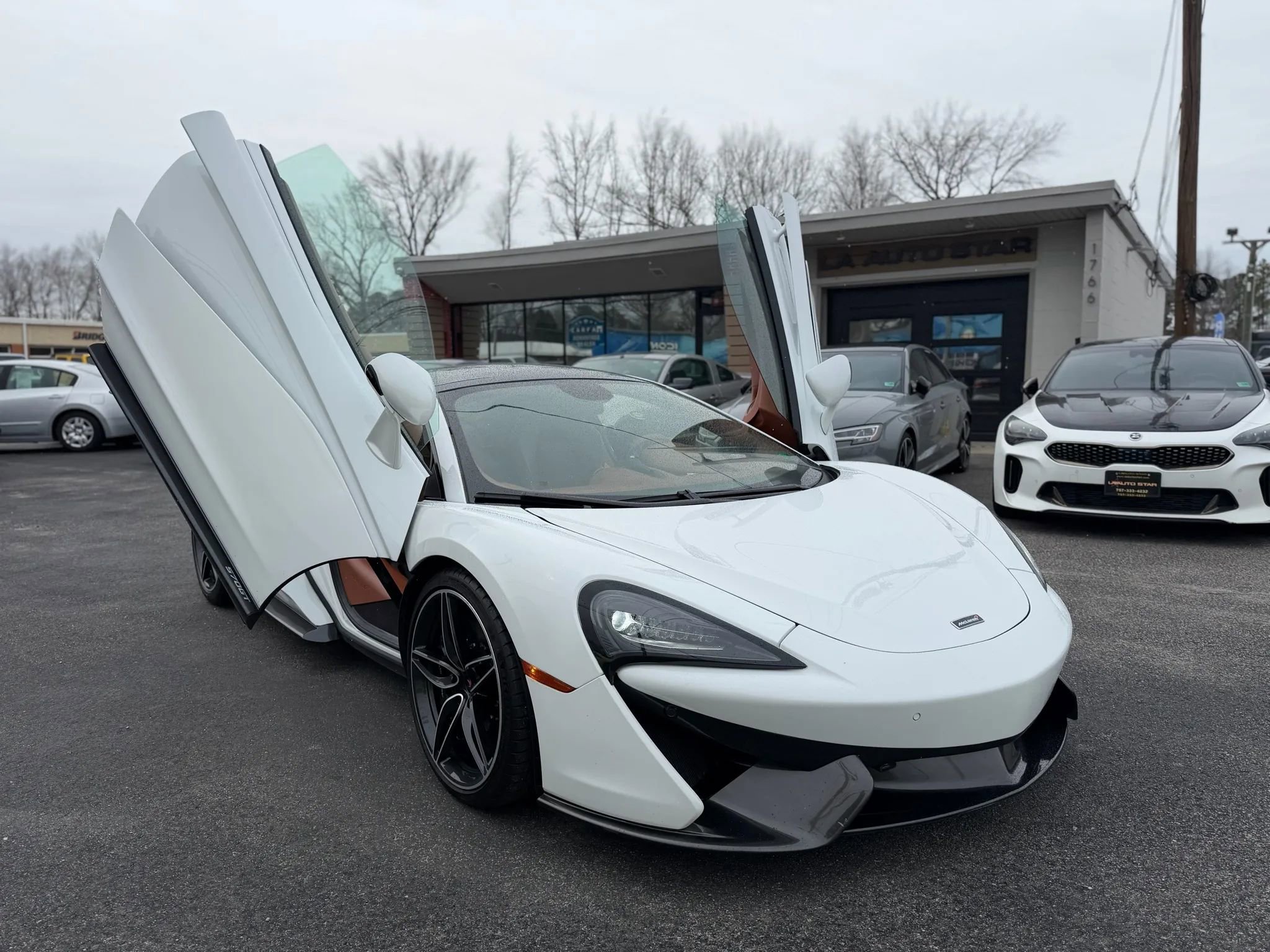 Used 2017 McLaren 570S image 10