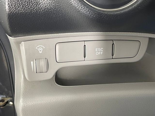 Used 2008 Kia Rondo LX w/ Convenience Pkg image 13