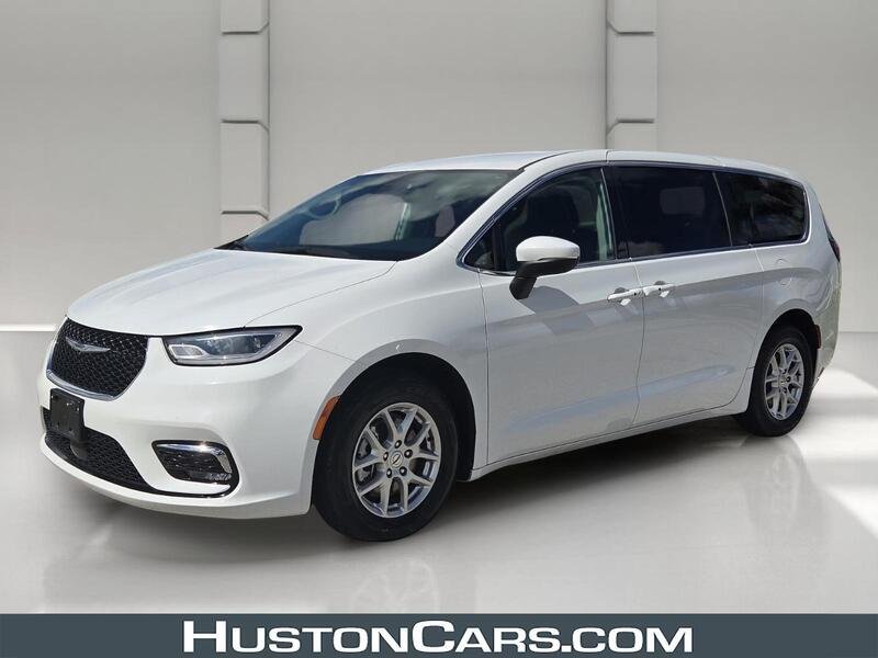 Used 2023 Chrysler Pacifica Touring-L