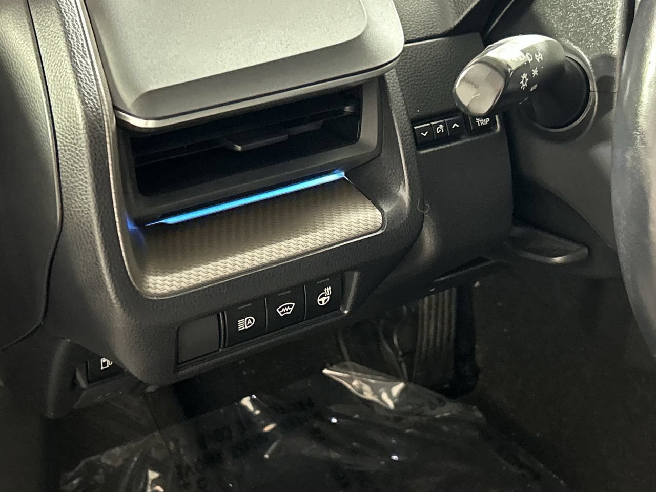 Used 2024 Toyota Prius Limited FWD image 14