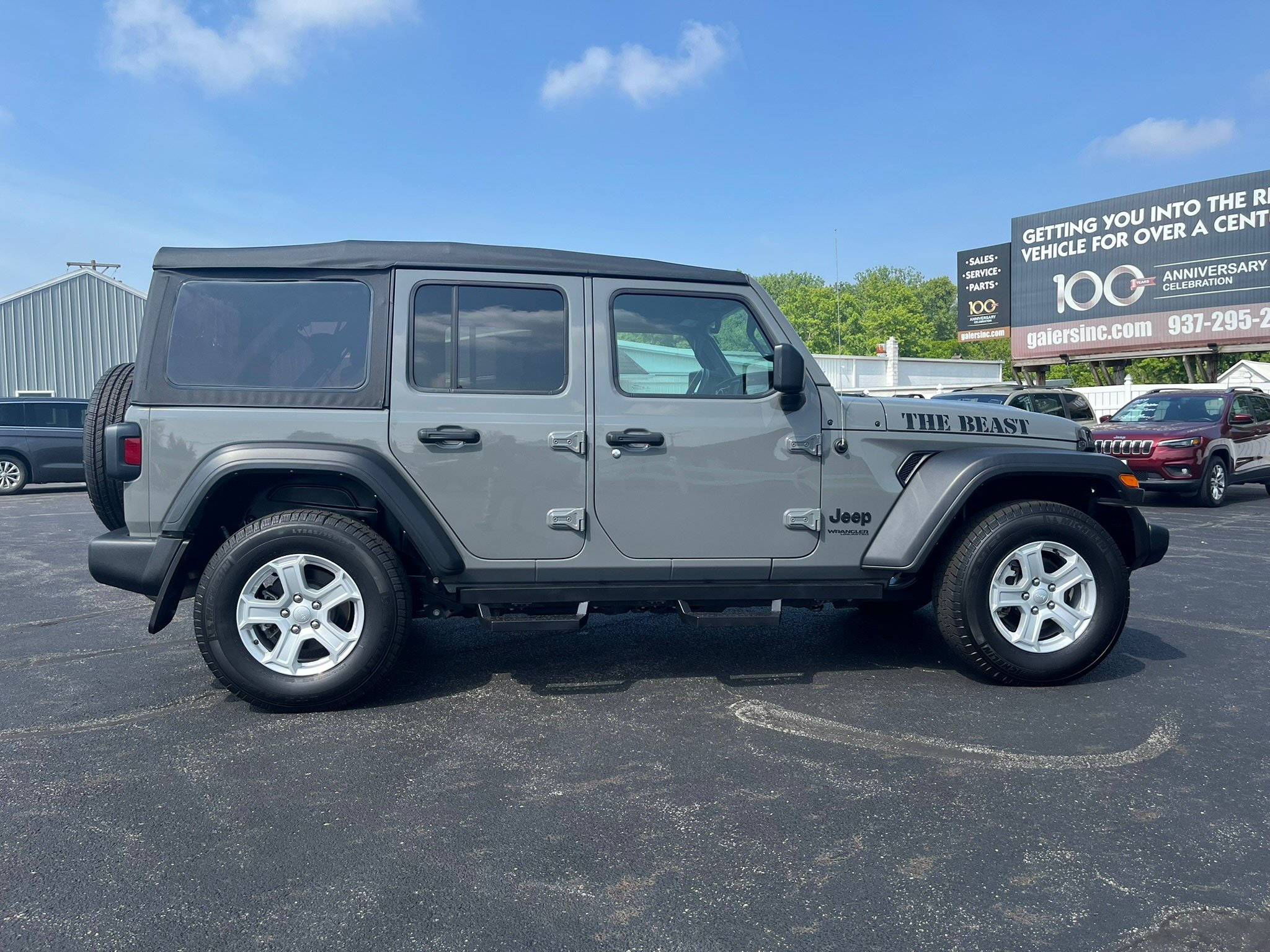 Used 2022 Jeep Wrangler Unlimited Sport AWD/4WD image 13