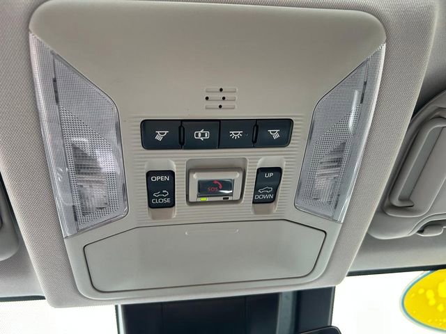 Used 2020 Toyota RAV4 Limited image 25