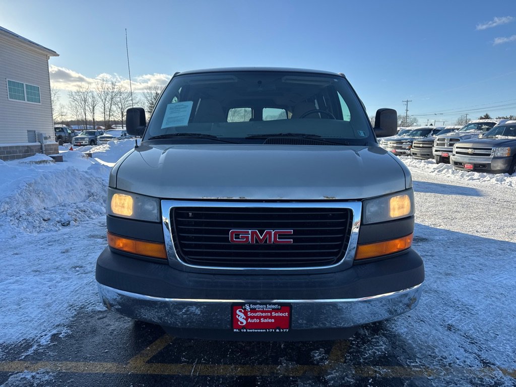 Used 2008 GMC Savana 3500 G3500 w/ LT Preferred Equipment Group image 3