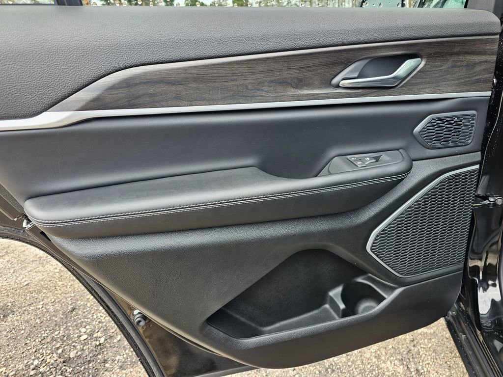 New 2026 Jeep Grand Cherokee L Limited image 28