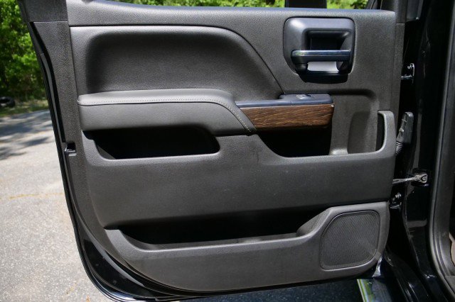 Used 2017 GMC Sierra 2500 Denali w/ Duramax Plus Package image 27