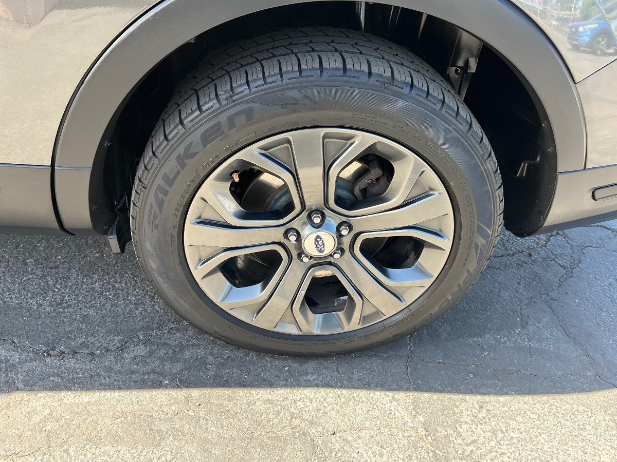 Used 2018 Ford Explorer Sport AWD/4WD image 45