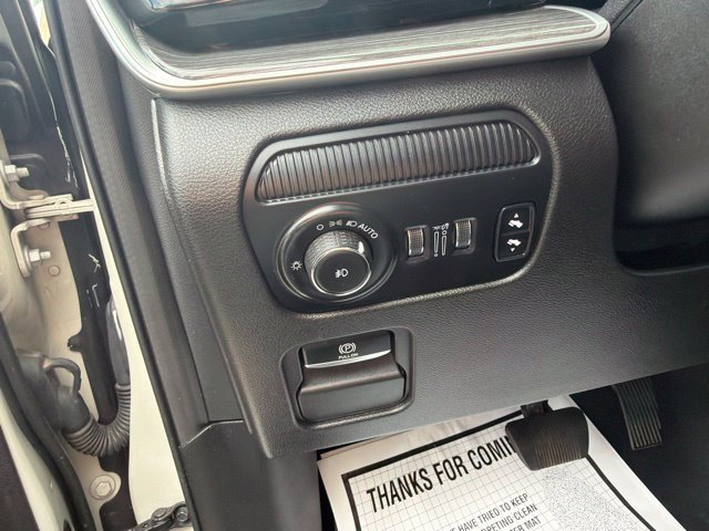Used 2022 Jeep Wagoneer Series III w/ Premium Group I AWD/4WD image 24