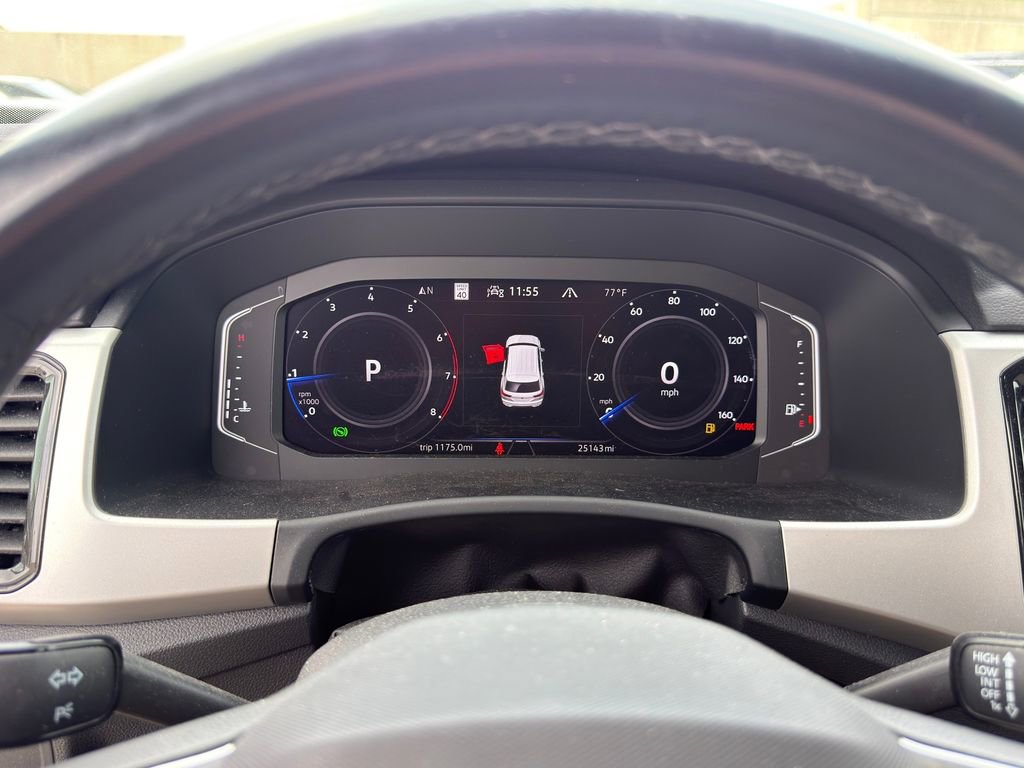 Used 2022 Volkswagen Atlas Cross Sport SEL R-Line AWD/4WD image 19