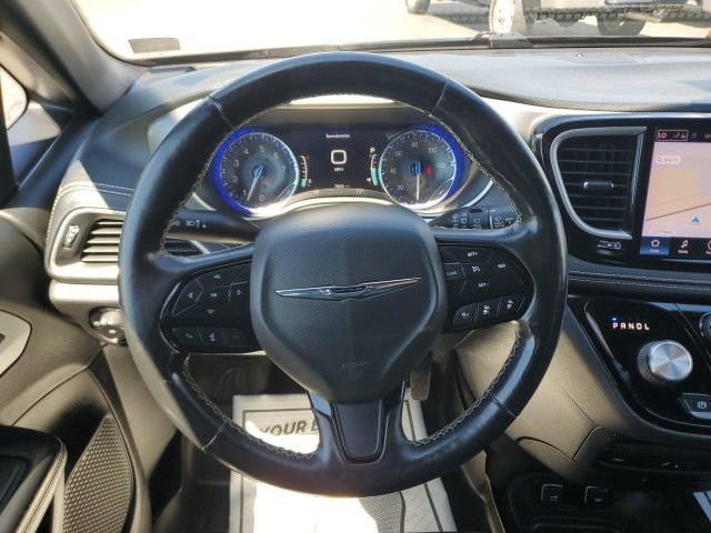 Used 2021 Chrysler Pacifica Touring-L w/ Uconnect Theater Family Group AWD/4WD image 20