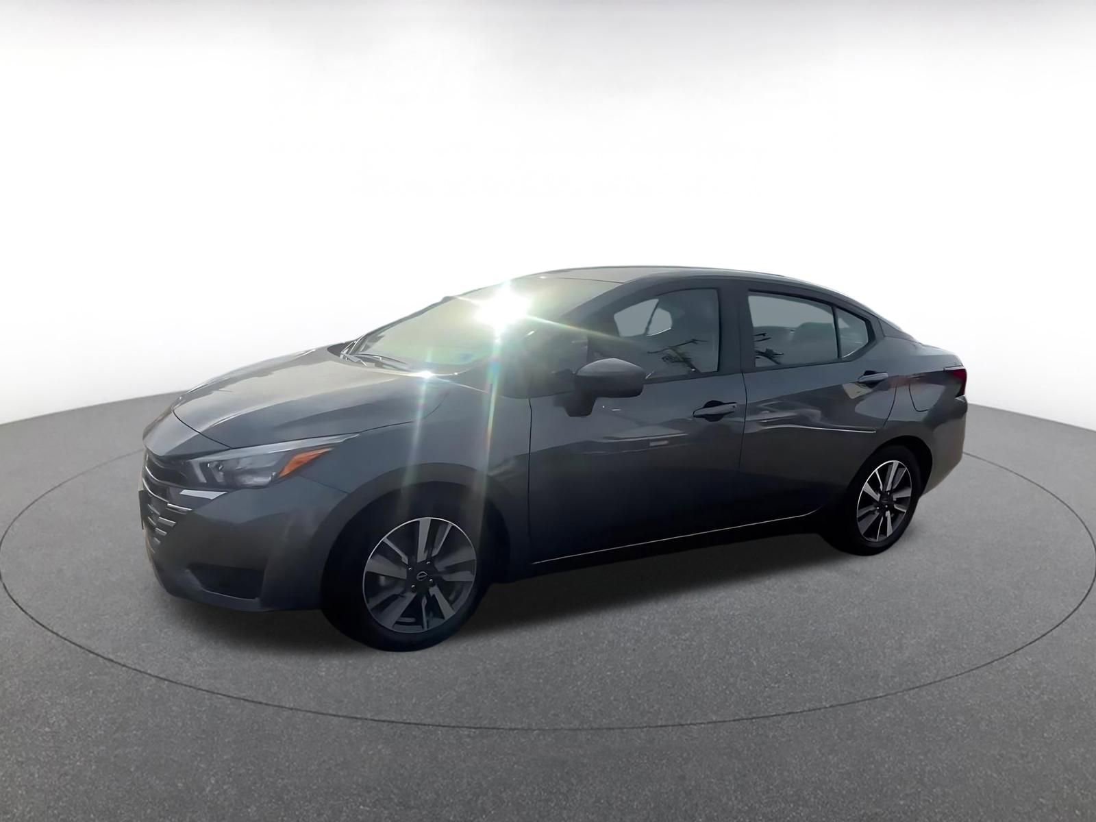 Used 2025 Nissan Versa SV image 8