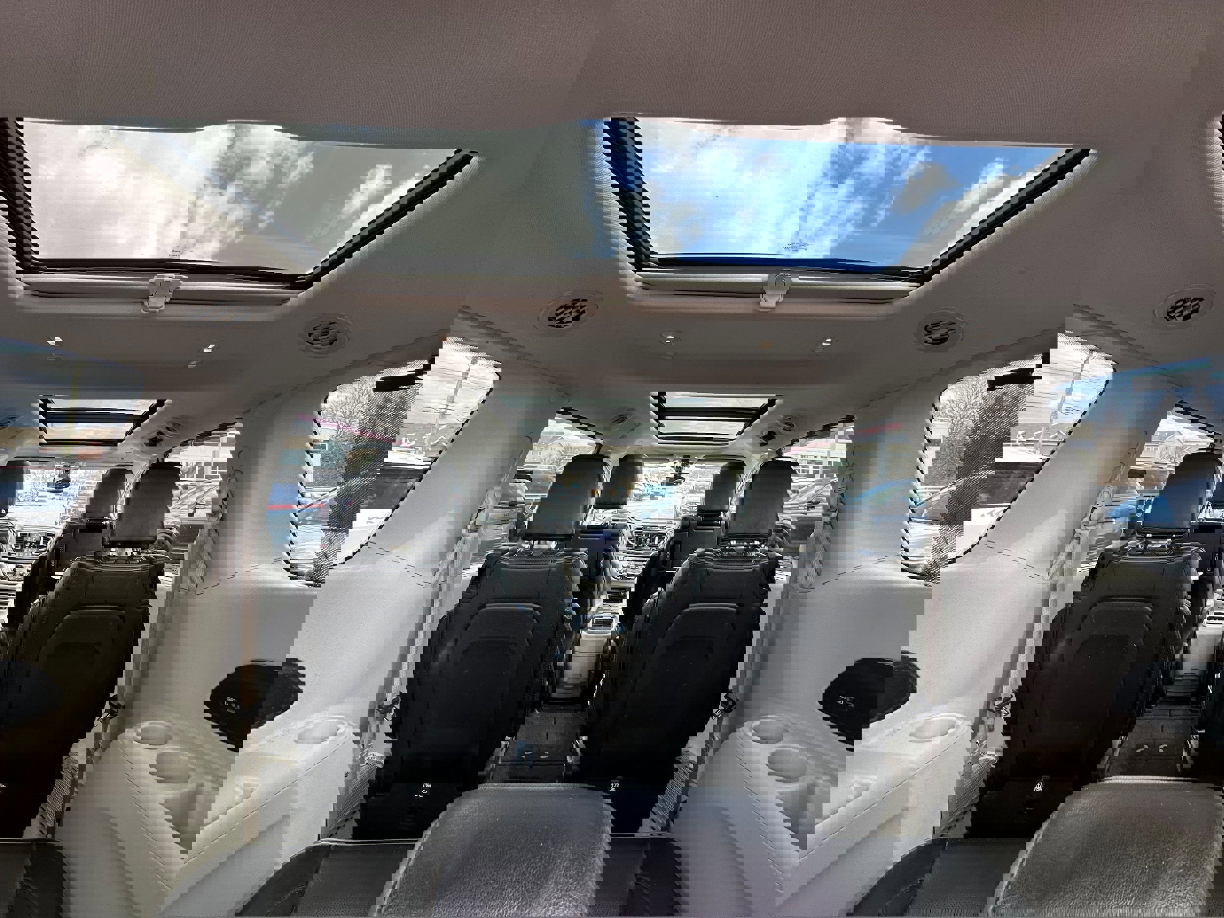 Used 2018 Chrysler Pacifica Limited image 12