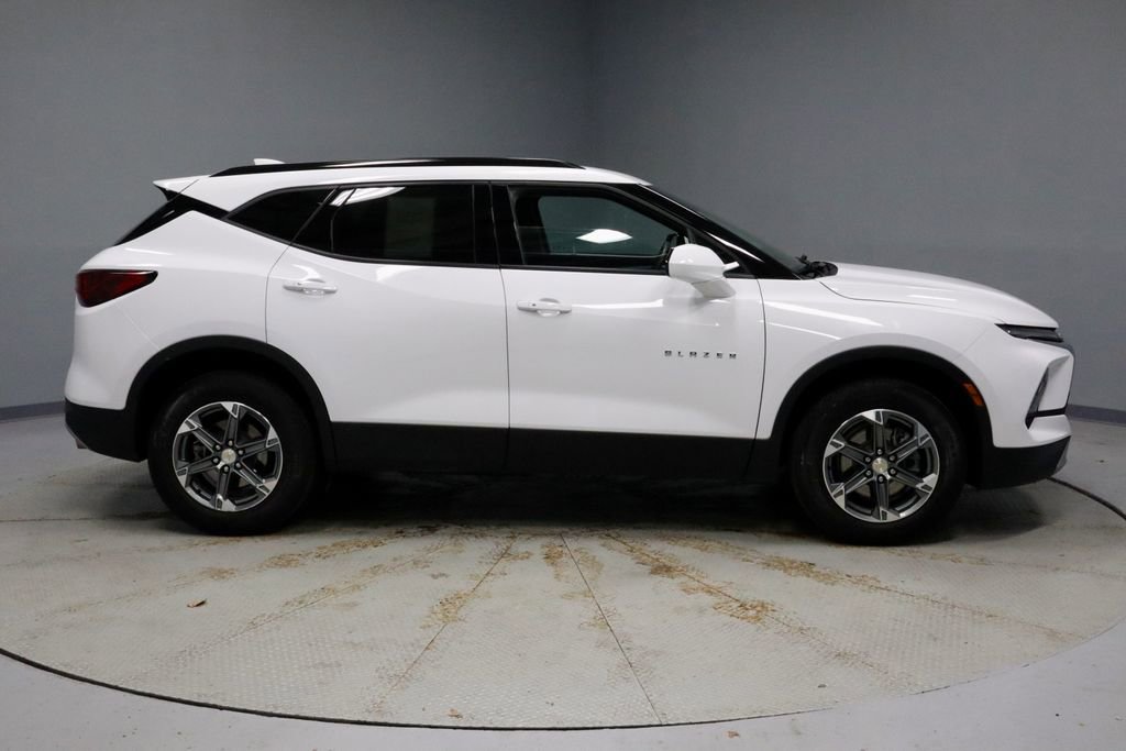 Used 2023 Chevrolet Blazer LT w/ Convenience Package AWD/4WD image 12