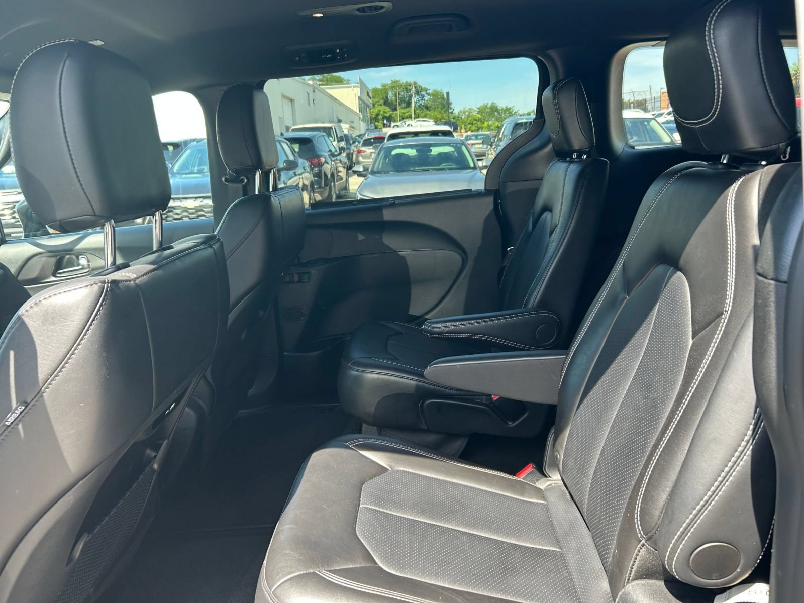 Used 2025 Chrysler Pacifica Select FWD image 22