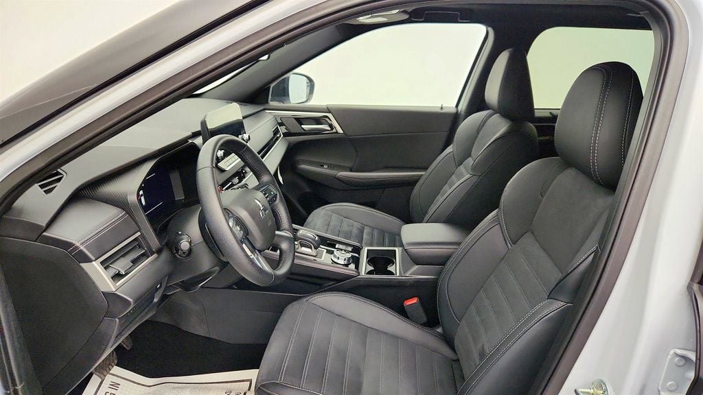 Used 2024 Mitsubishi Outlander SE Black Edition AWD/4WD image 20