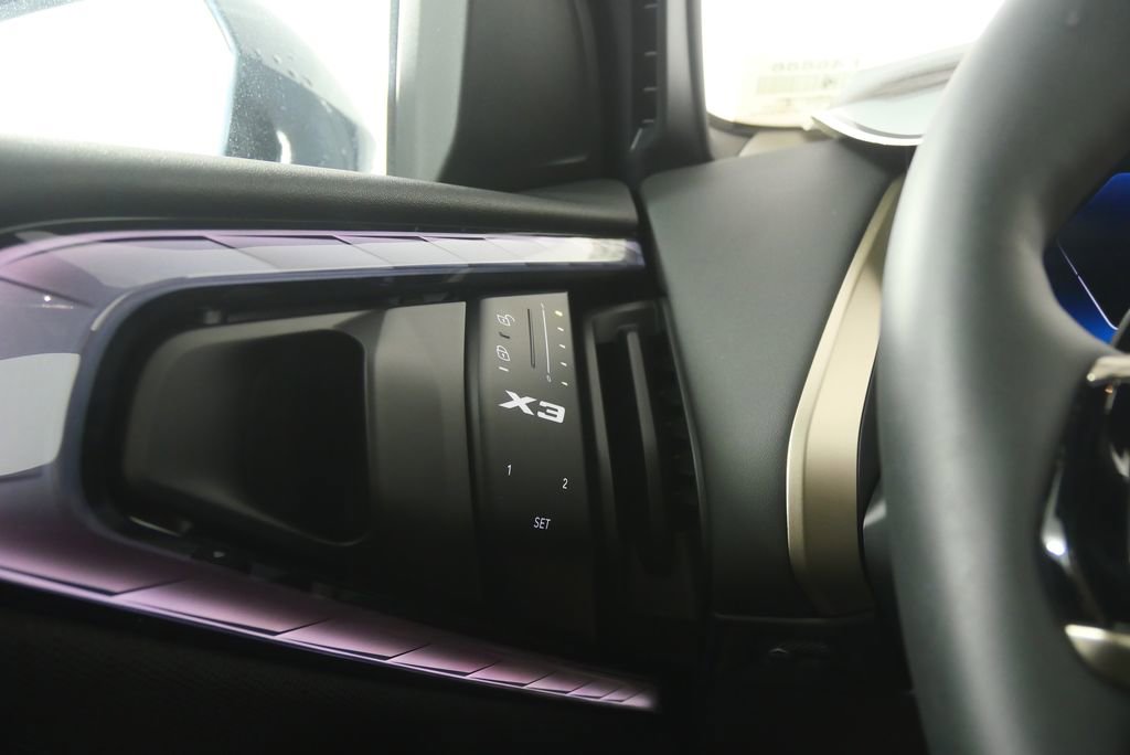 Certified 2025 BMW X3 xDrive30i image 21
