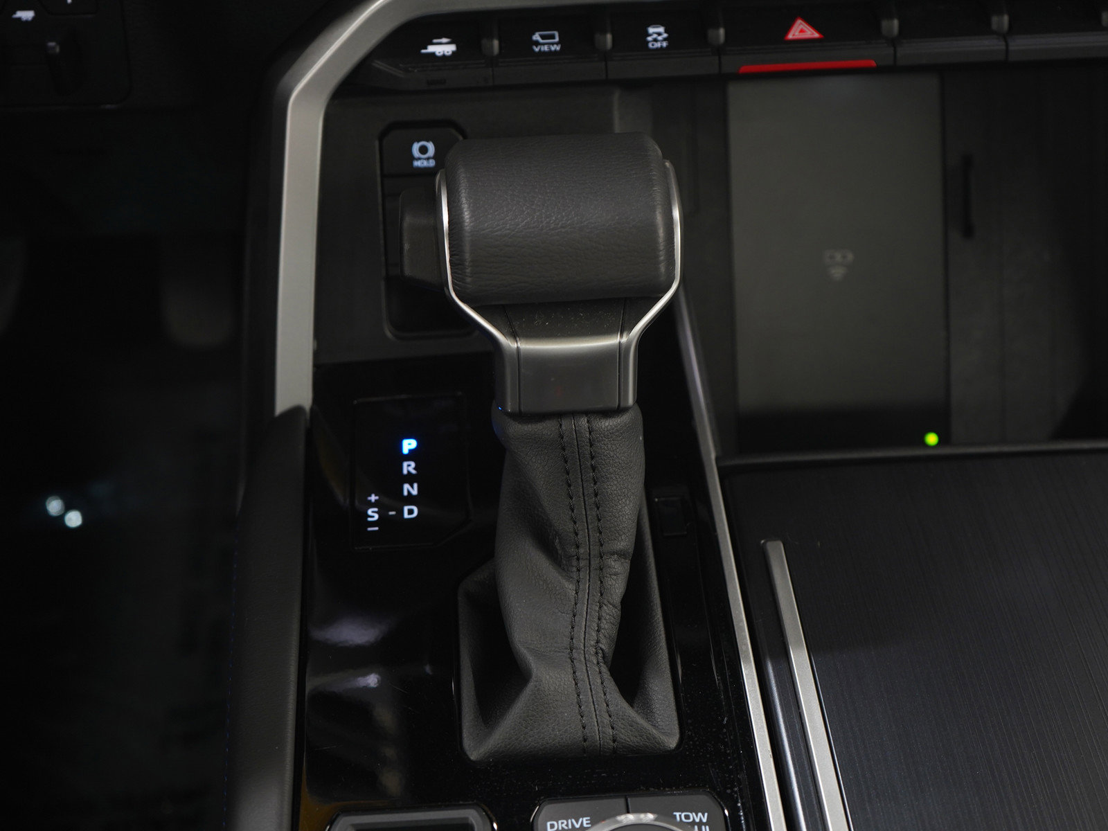 Used 2025 Toyota Sequoia Platinum AWD/4WD image 24