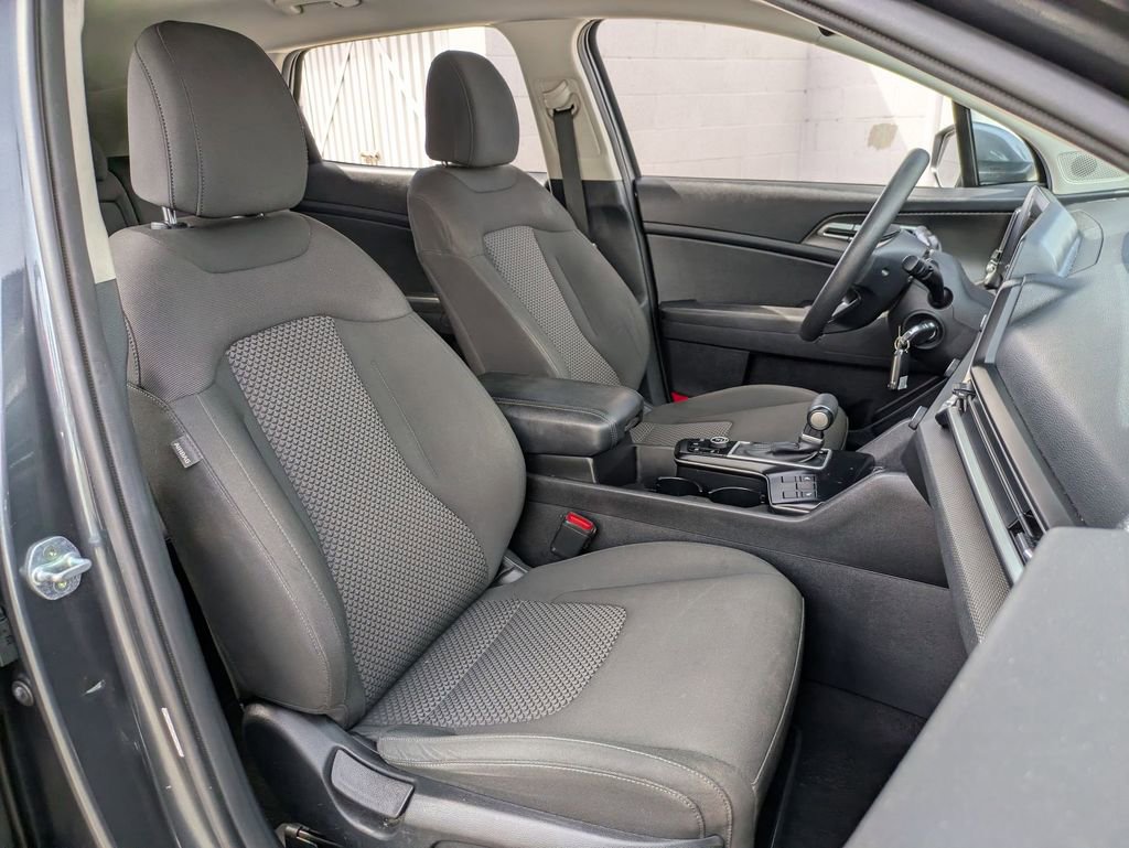 Used 2023 Kia Sportage LX image 28