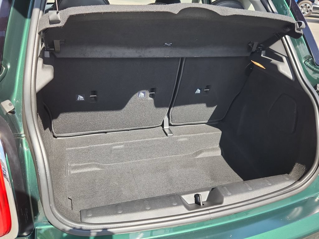 Used 2018 MINI Cooper 4-Door Hardtop FWD image 11