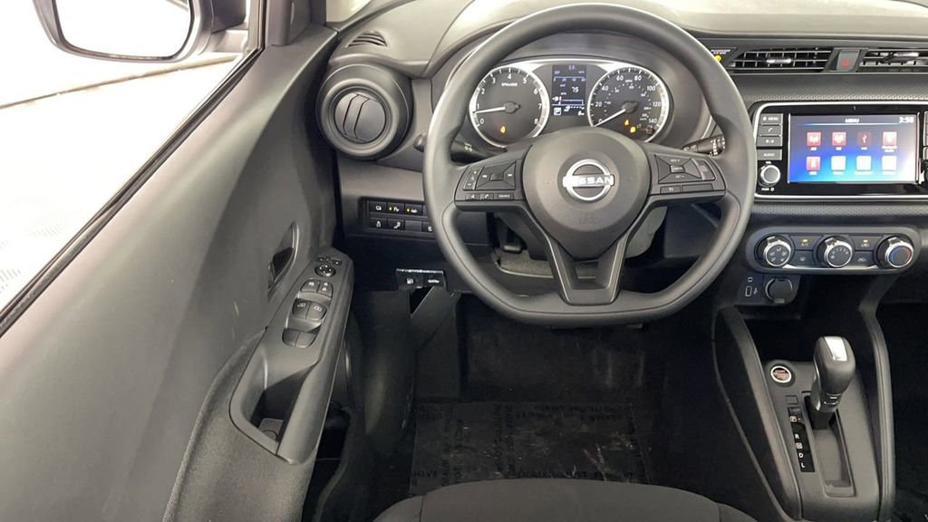 New 2025 Nissan Kicks Play S image 14