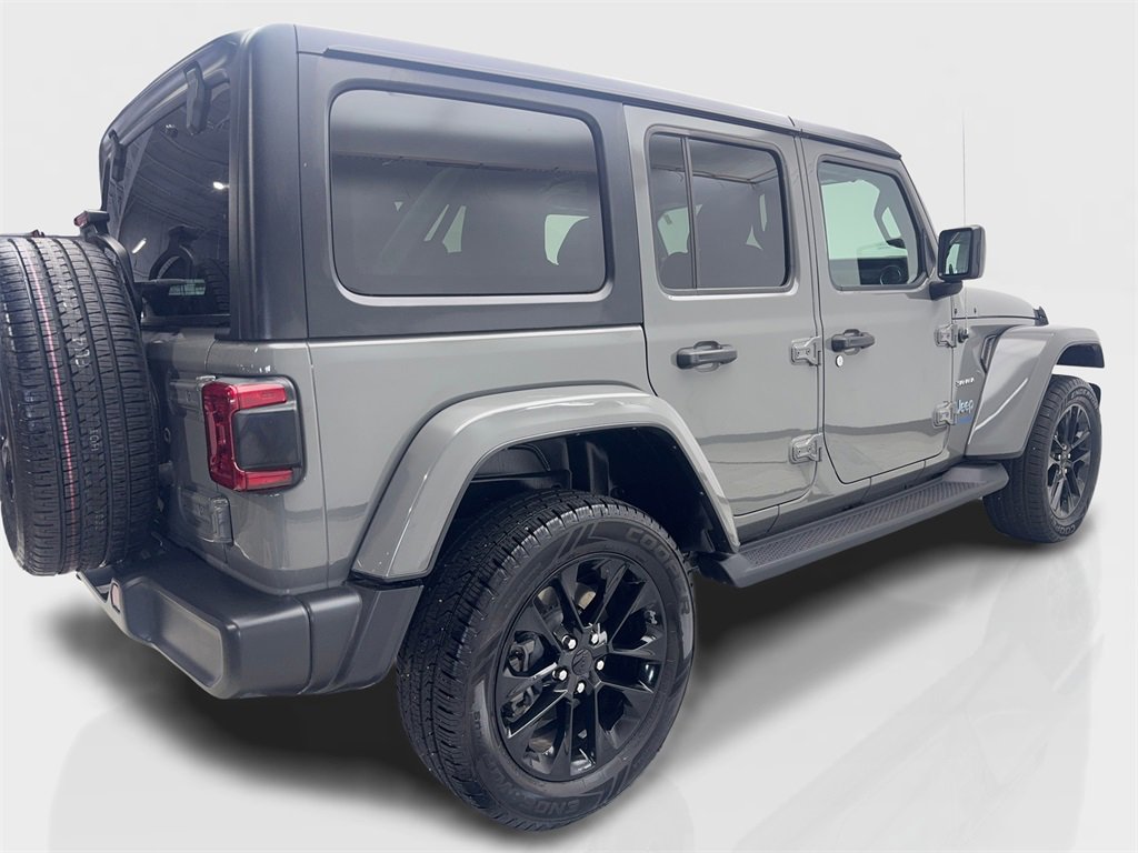 Used 2021 Jeep Wrangler Unlimited Sahara w/ Cold Weather Group image 13