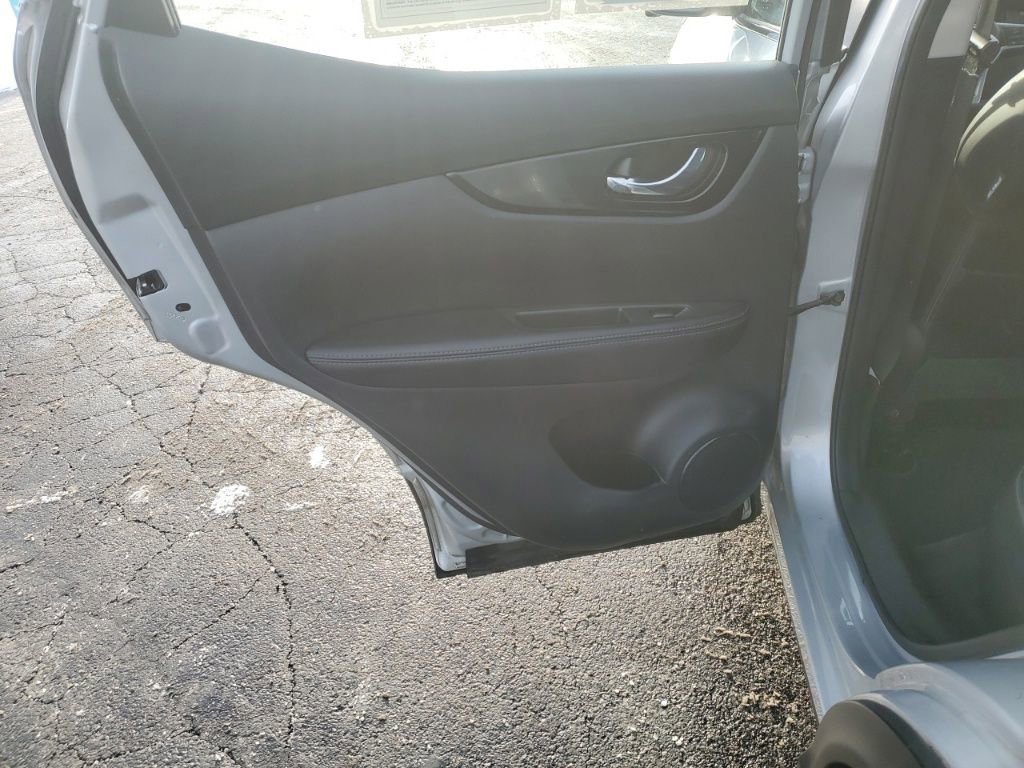 Used 2017 Nissan Rogue Sport SL w/ SL Premium Package image 26