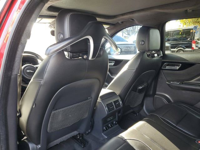 Used 2019 Jaguar F-PACE S image 11