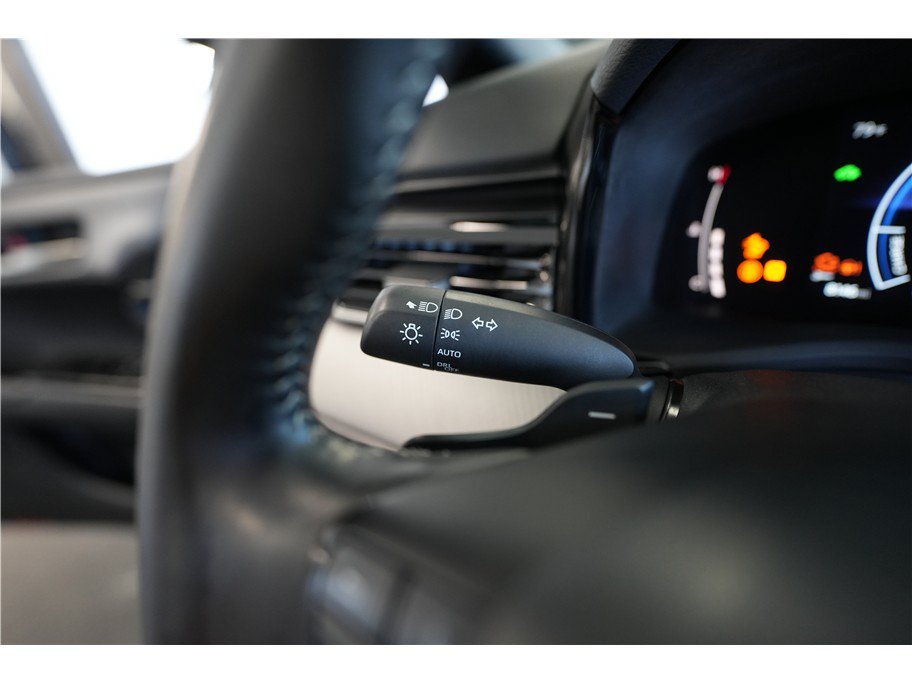 Used 2025 Toyota Camry SE FWD image 22