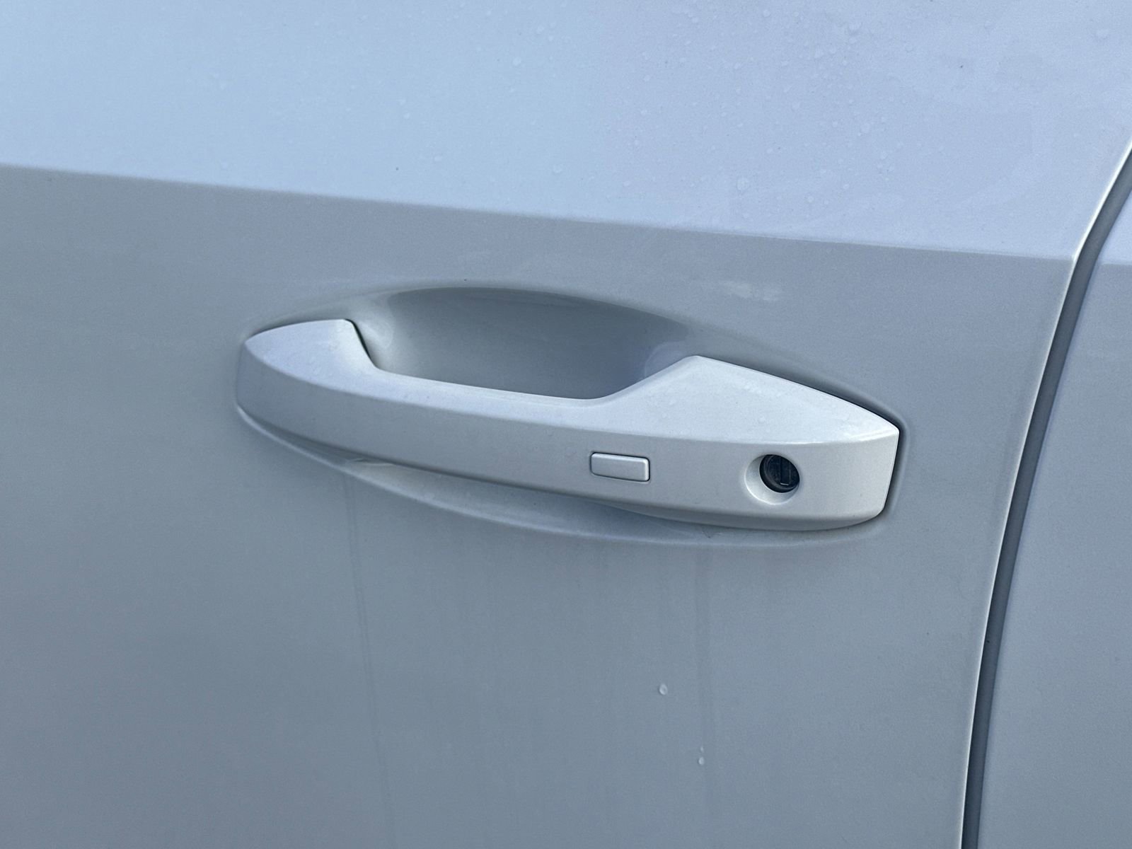 New 2025 Nissan Kicks SR image 28