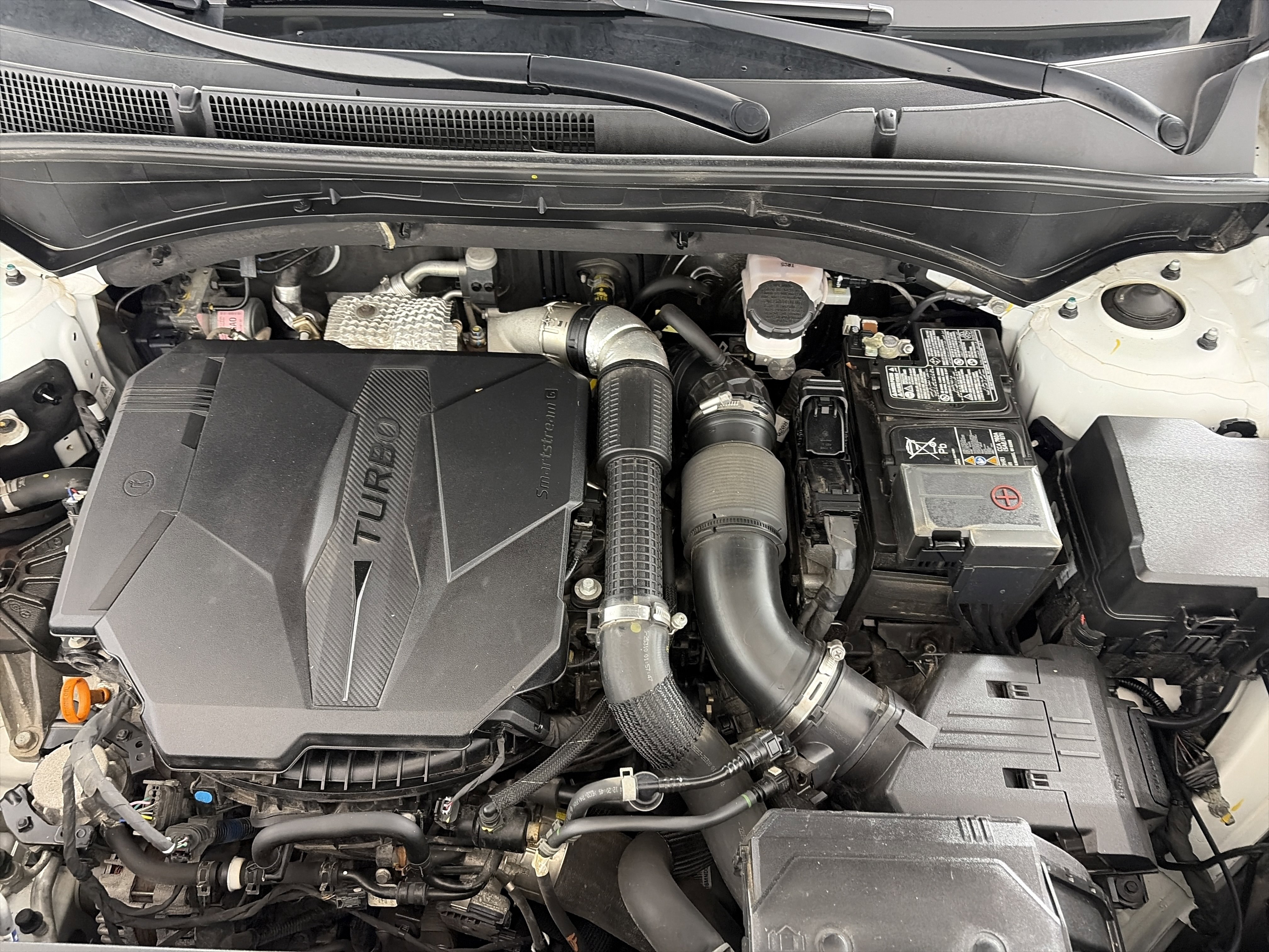 Certified 2023 Hyundai Santa Fe Limited w/ Cargo Package AWD/4WD image 11