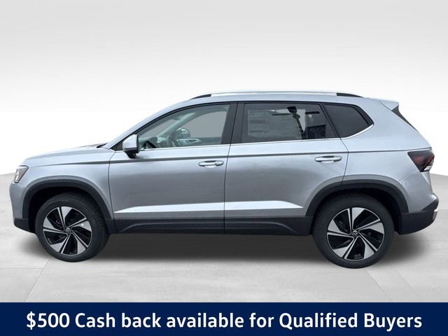 New 2026 Volkswagen Taos SE image 2