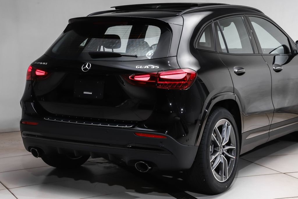 New 2026 Mercedes-Benz GLA 35 AMG 4MATIC image 4