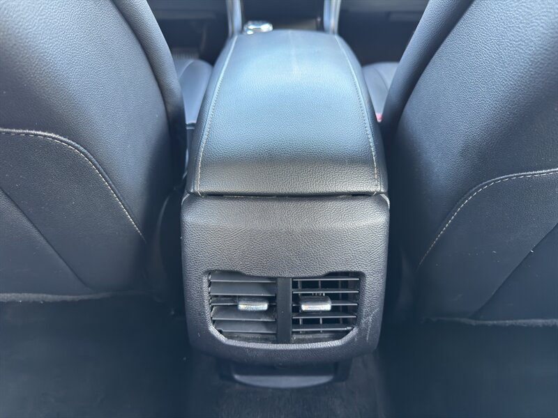 Used 2018 Ford Fusion SE w/ Equipment Group 201A FWD image 37