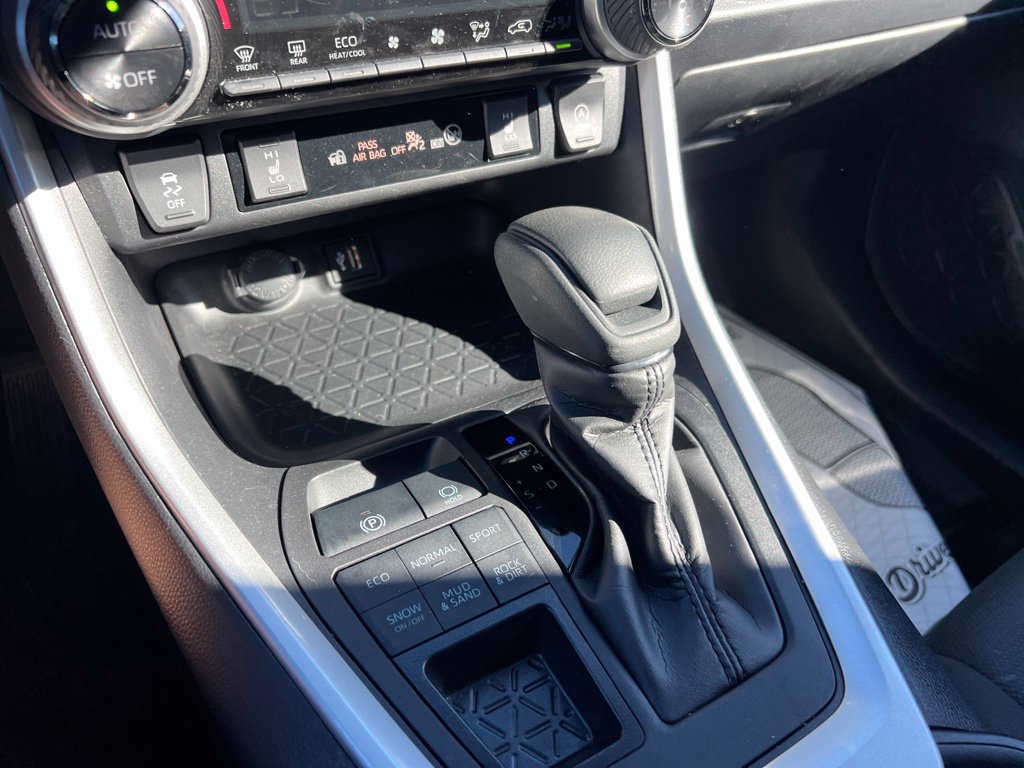 Used 2024 Toyota RAV4 XLE w/ Convenience Package AWD/4WD image 14