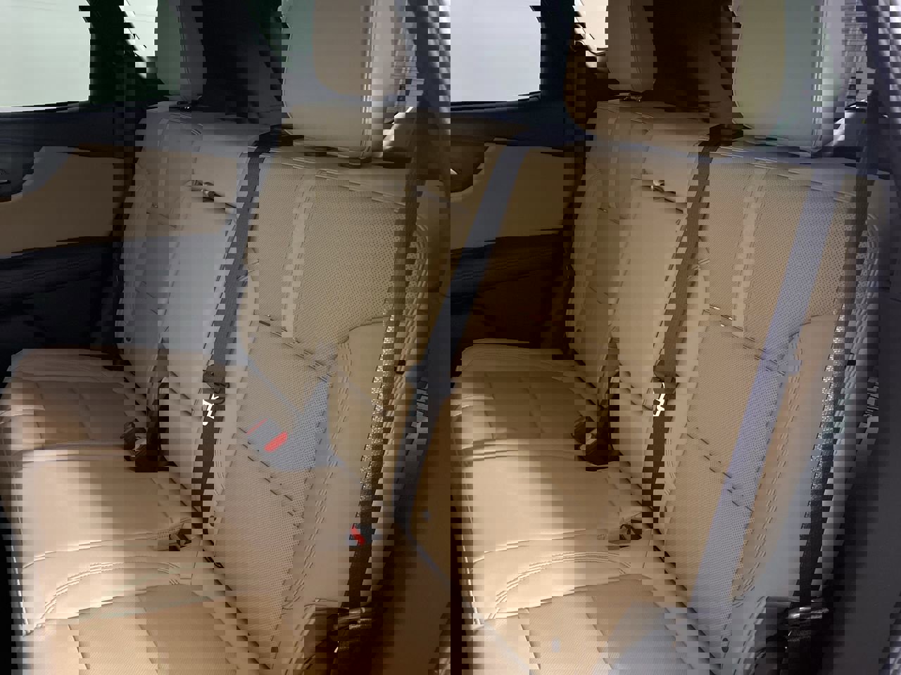 Used 2023 Chevrolet Blazer Premier image 13