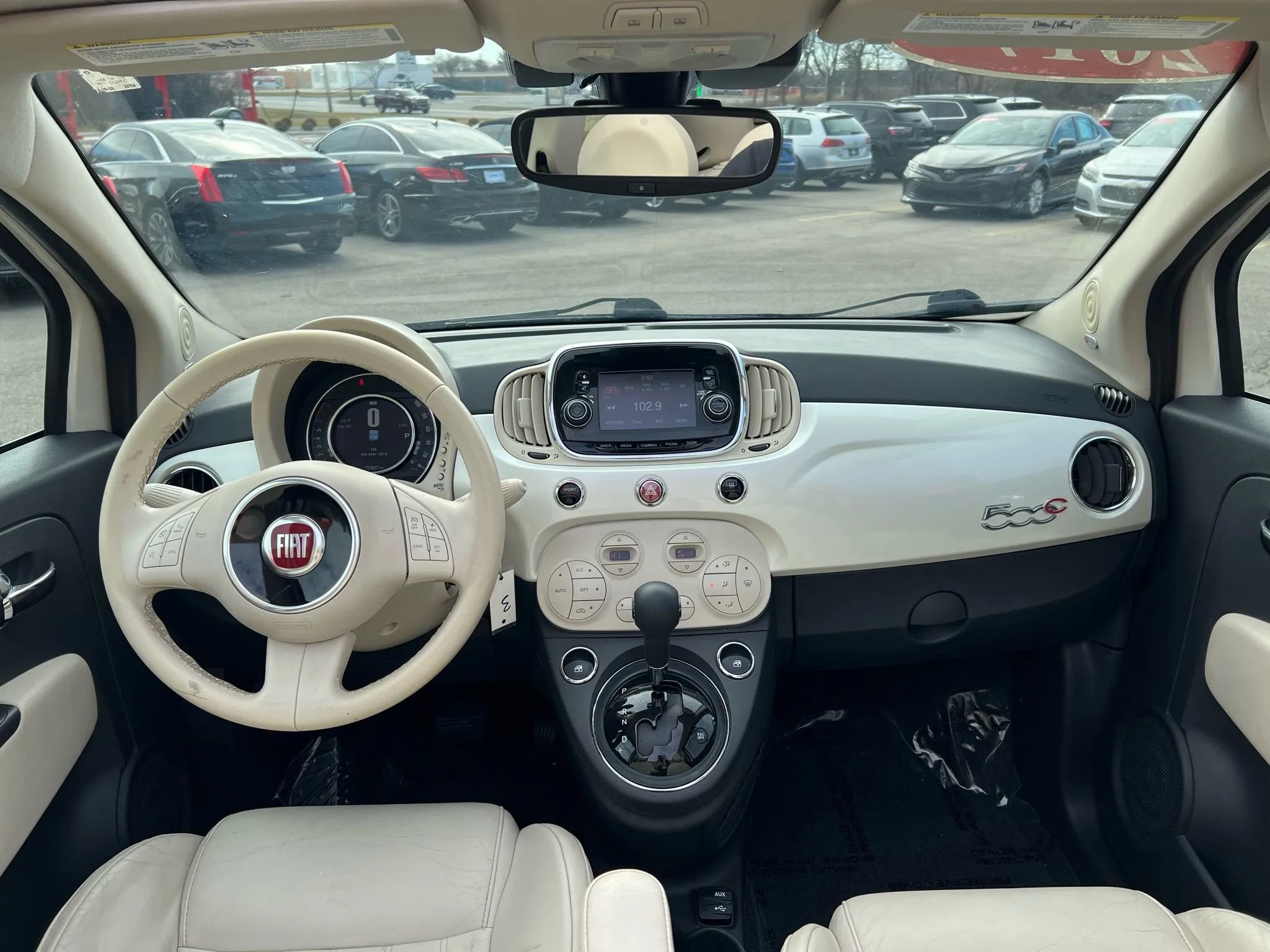 Used 2017 FIAT 500 Lounge image 9