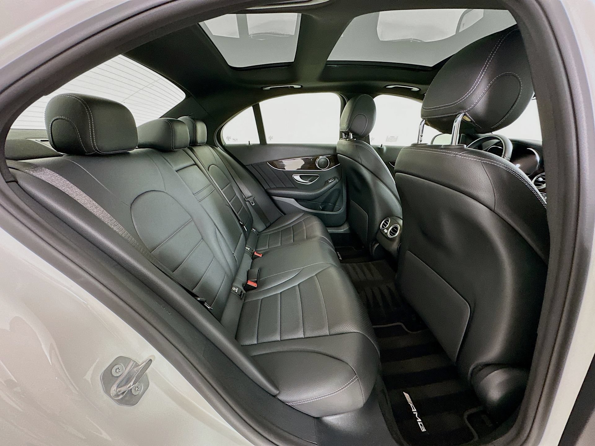 Used 2020 Mercedes-Benz C 300 Sedan image 28