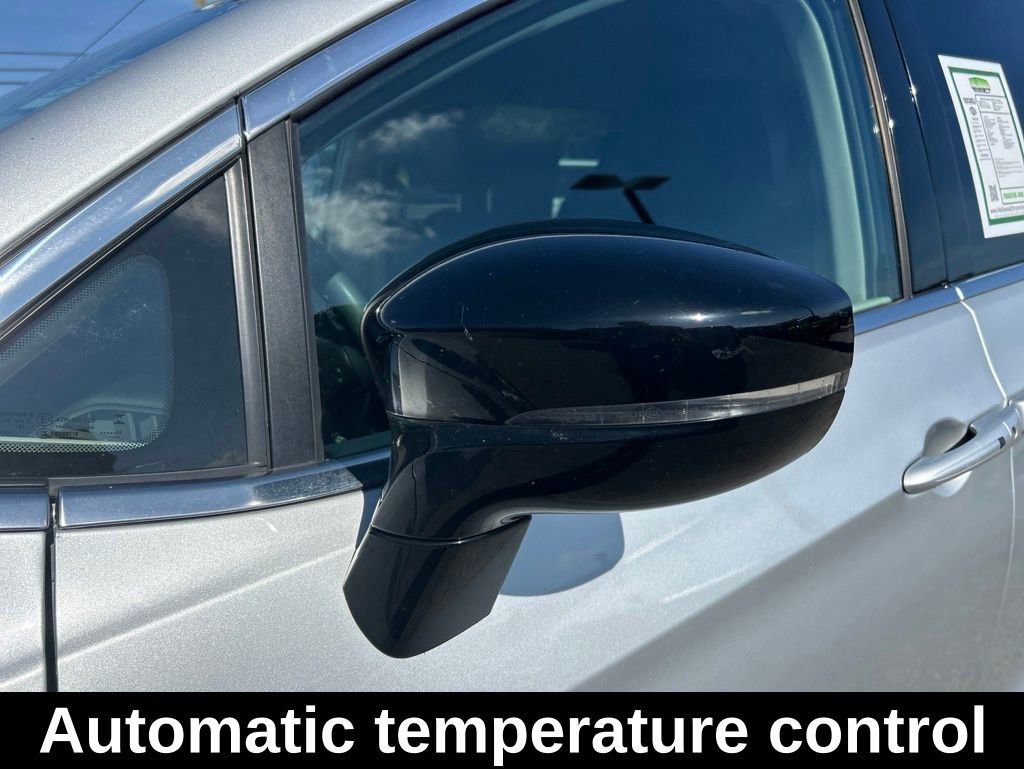 Used 2024 Chrysler Pacifica Touring-L FWD image 18