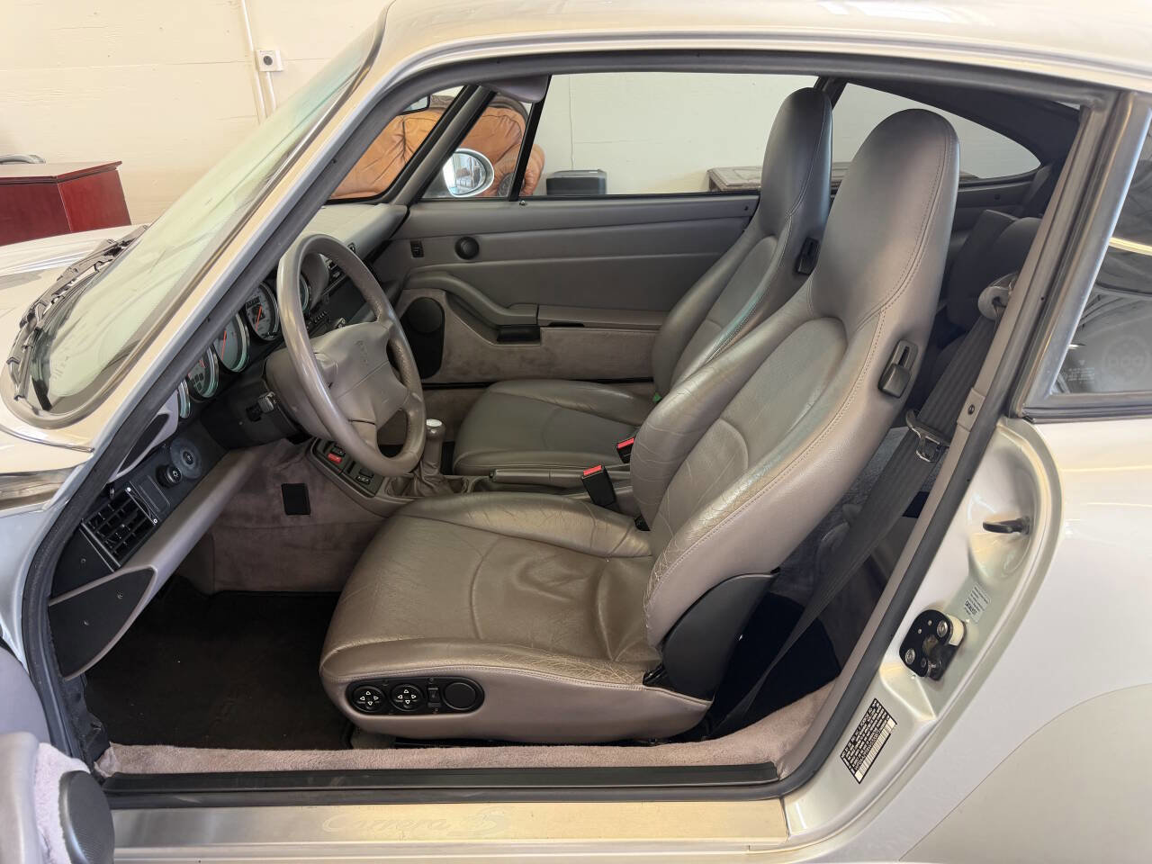Used 1998 Porsche 911 Carrera 4S AWD/4WD image 21
